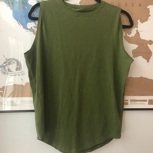 NWT lululemon Brunswick muscle tank size 4